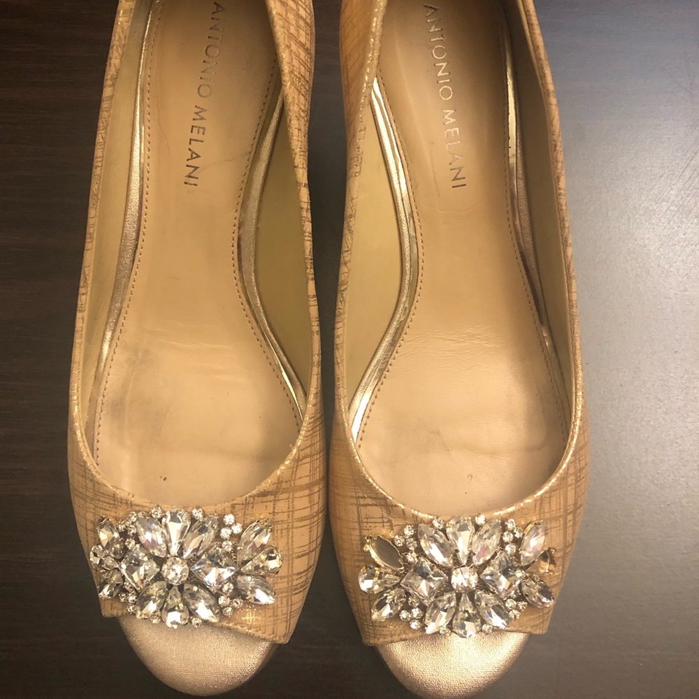 Antonio Melani Gold Wedge Party Shoes Size 7.5